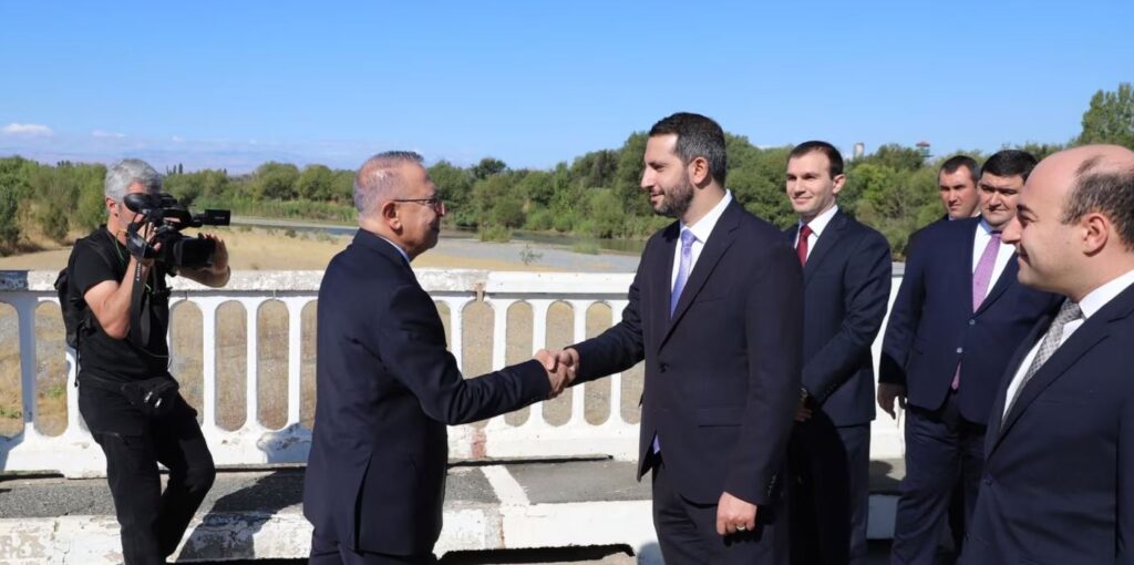 Əlaqələrin normallaşdırılması məqsədilə Türkiyə və Ermənistan nümayəndələri görüş keçirir