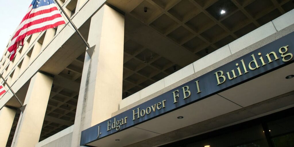 ФБР США арестовало 22-летнего Тайлера Робинсона по подозрению в убийстве Чарли Кирка