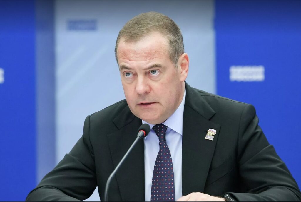 Dimitri Medvedev - Ukrayna üzərində uçuşa qadağa zonasının yaradılması və NATO ölkələrinin rus pilotsuz uçuş aparatlarını vurması imkanı, Alyansla Rusiya arasında müharibə deməkdir