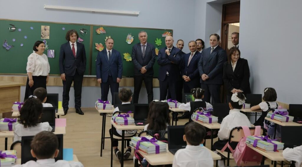 Аҧыза-министр Баҭым еиҭашьақәыргылаз N7 аҳәынҭқарратә школ даҭааит 