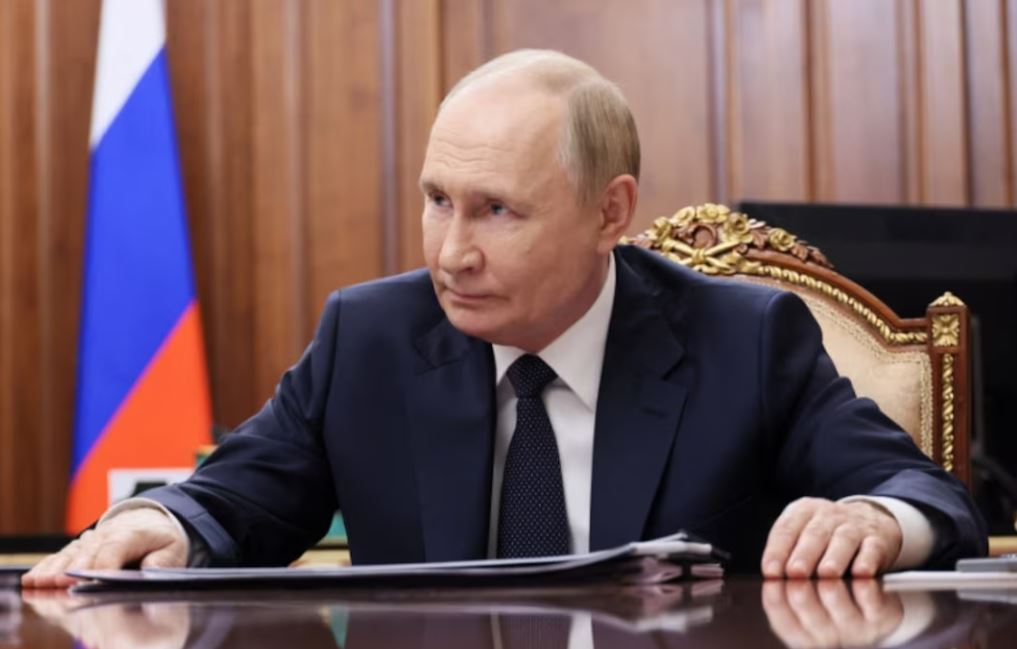 “Bloomberg” – Rusiya rəsmilərinin məlumatına görə, Alyaskada Donald Trampla keçirilən görüşdən sonra Vladimir Putin Ukraynaya hücumları gücləndirmək qərarını verib