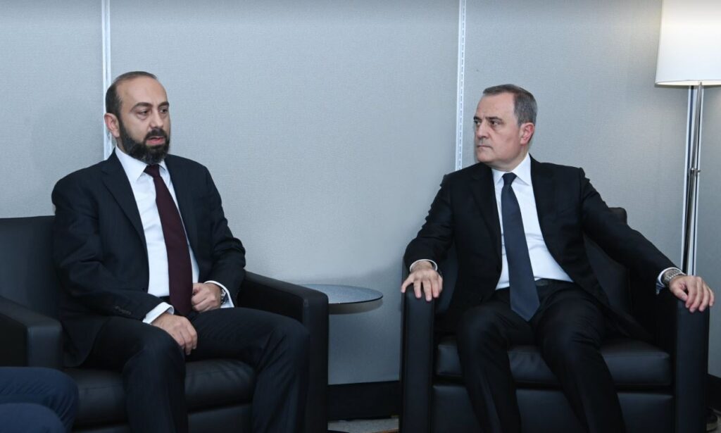 Azərbaycan və Ermənistanın xarici işlər nazirləri BMT Baş Assambleyasının sessiyası çərçivəsində ölkələr arasında sülh gündəliyinə dair məsələləri müzakirə ediblər