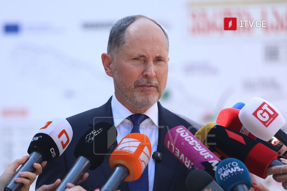 EU Ambassador to Imedi TV journalist: I don’t want to be dragged into electoral campaign; do not chase me