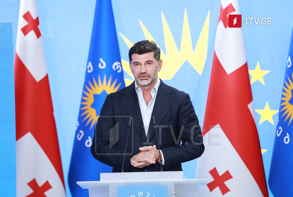 Kaxa Kaladze – Burçulazenin bəyanatına nə cavab verim, bilmirəm, düşünürdük ki, bələdiyyə üçün sirki qaytaraq, amma hesab edirəm ki, paytaxtda psixiatrik klinikanın tikilməsi vacibdir