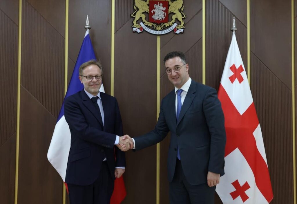 Environment Minister meets French Ambassador 