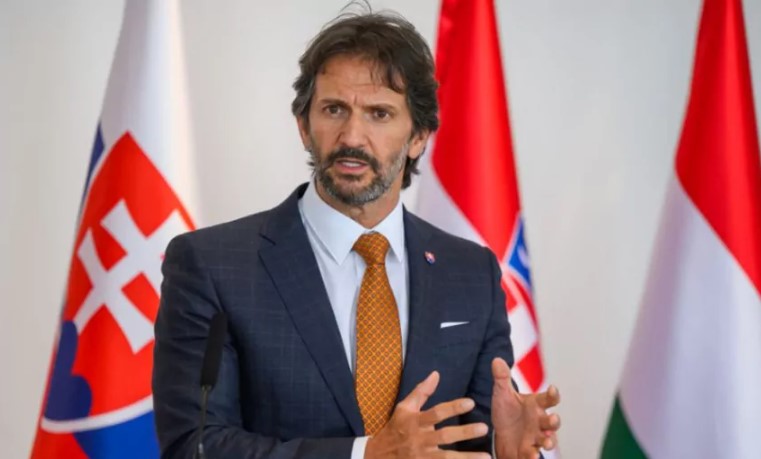 Slovakiyanın baş nazir müavini -Nazir Şmiqal ilə birlikdə Ukraynaya mühəndislik və mina əleyhinə yardım göstərilməsini nəzərdə tutan memorandum imzaladıq