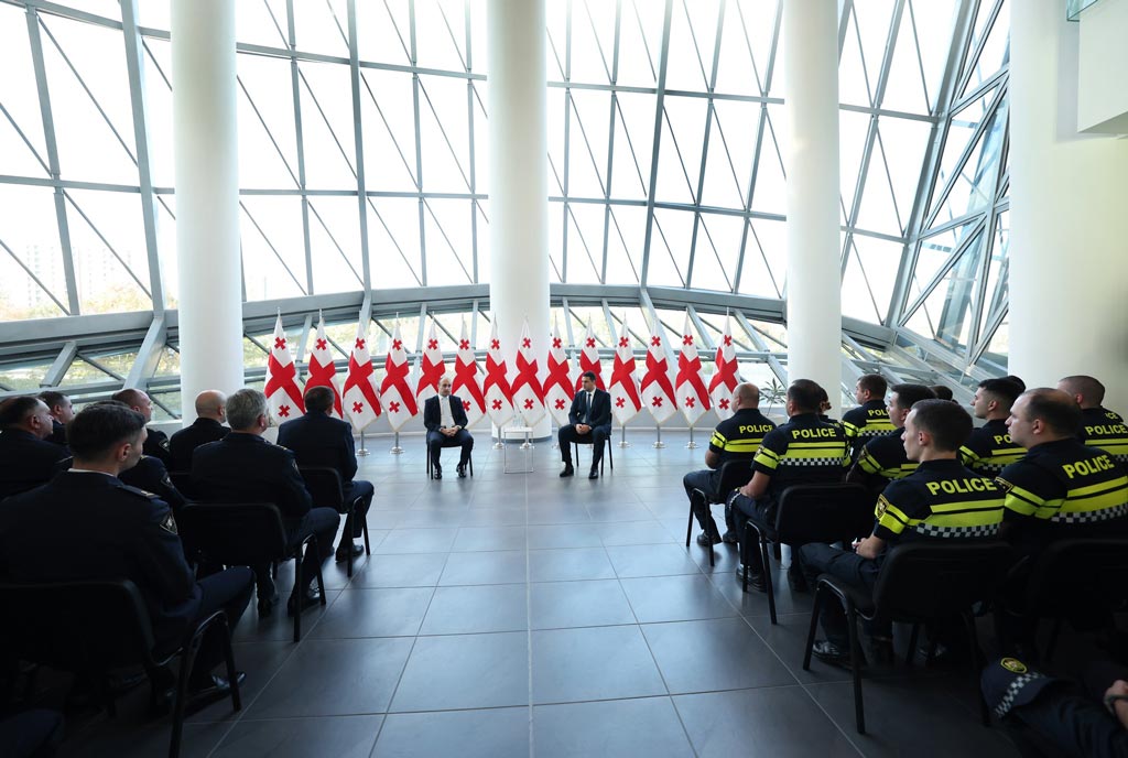 Qeka Qeladze Patrul Polisi Departamentinin rəhbər şəxsləri və əməkdaşları ilə görüş keçirdi