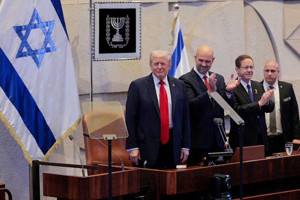 Donald Tramp Knessetdə çıxışı zamanı bildirib ki, İsrail və “HƏMAS” arasında sülh sazişi qüvvəyə mindikdən sonra diqqəti Rusiyaya yönəltmək lazımdır