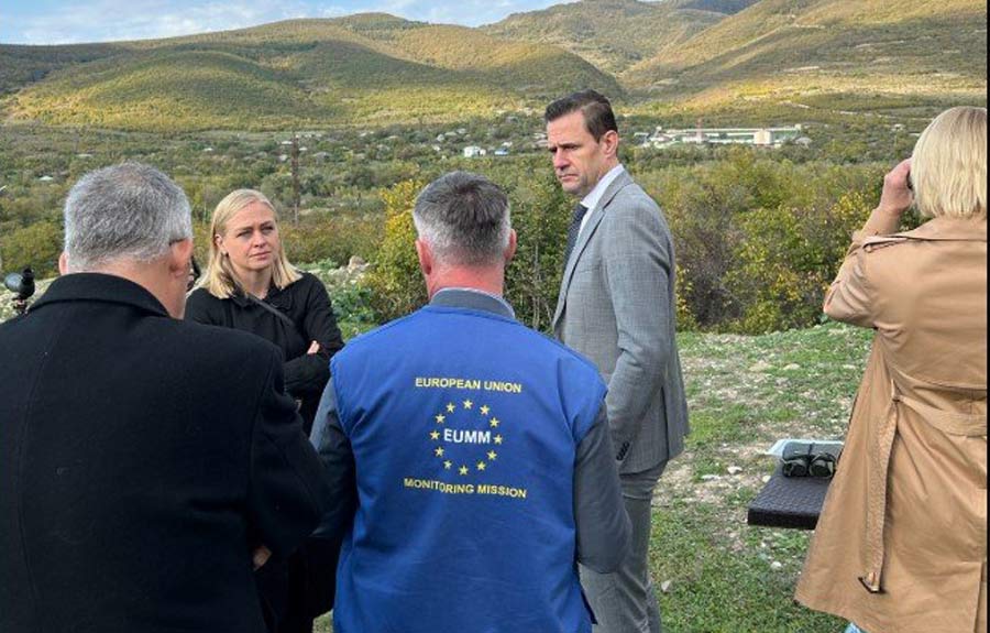 Finland’s FM visits occupation line alongside EUMM