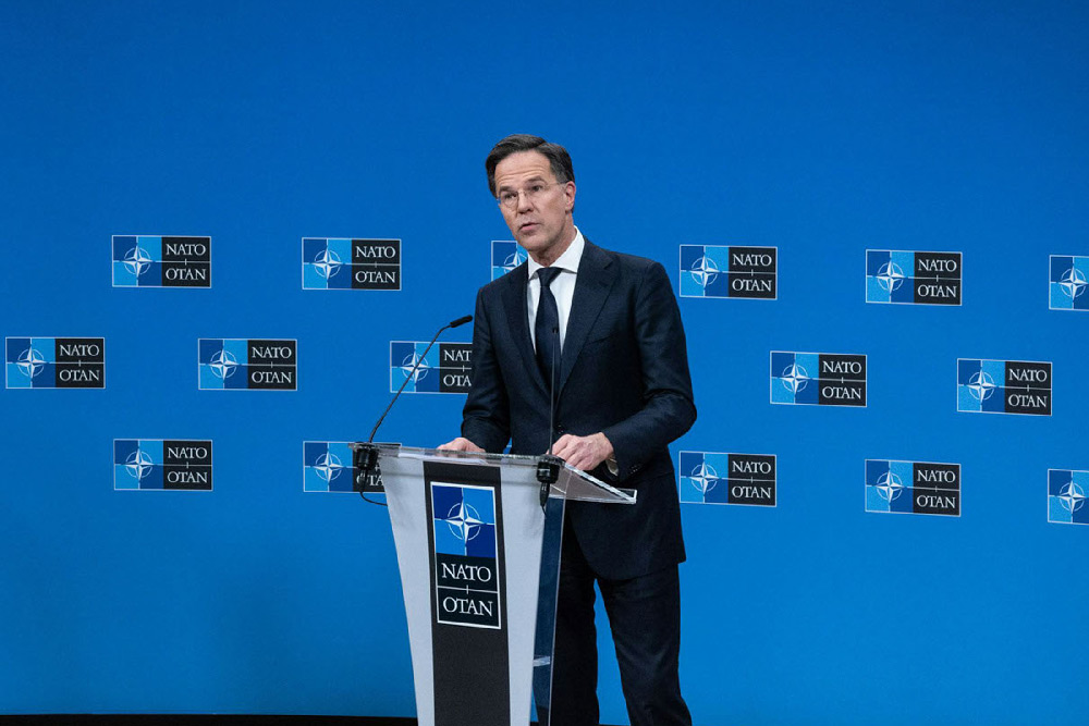 Mark Rutte NATO ölkələrinin yarıdan çoxunun Ukrayna üçün ABŞ-dan silah almaq proqramına qoşulduğunu bildirir