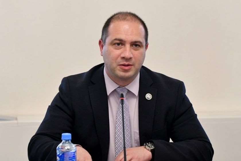 Гиви Миқанадзе – Аҿар азеиҧш аҵара наӡа рыҭаразы 11 шықәса иазхоит, ҳара альтернативтә вариантгьы ҳахәаҧшуеит, изҭаху аҵаҩцәа 12-тәи аклассаҿгьы аҵара рылшар ҟалап