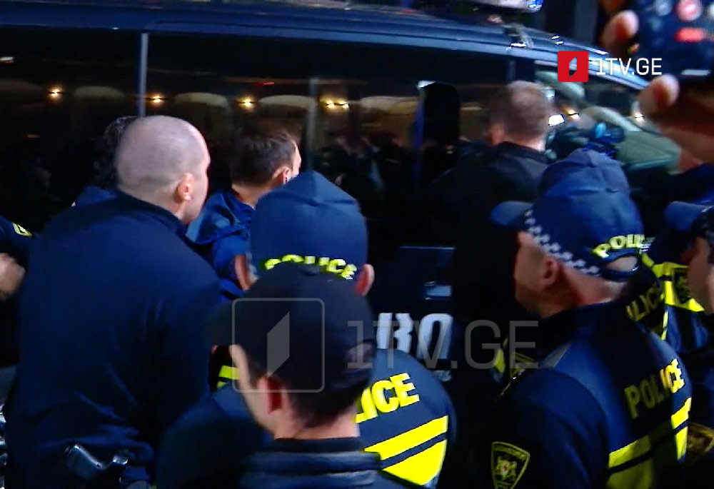 MIA: Up to 20 protesters detained for attempting to block Rustaveli Avenue