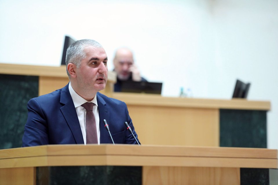 Лаша Хуцишвили – 2026 шықәсазы аминистрра агәабзиарахьчареи асоциалтә ахьчареи апрограммақәа  800 миллион лари ала еиҳаны аҧара рзоунашьҭуеит