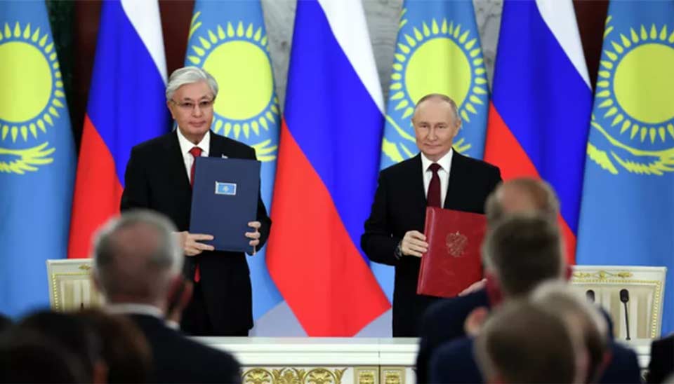 Vladimer Putin və Kasım-Jomart Tokayev strateji tərəfdaşlıq bəyannaməsini imzalayıblar