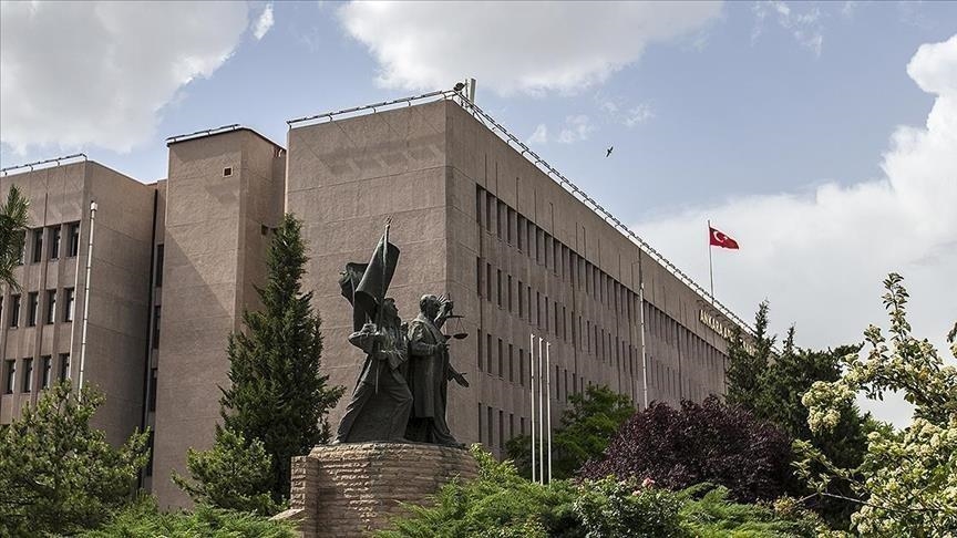 Prokurorluq Türkiyə Quru Qoşunlarının Komandanlığında "FETÖ"nün gizli strukturunun istintaqı çərçivəsində 22 şübhəlinin saxlanılmasına dair əmr verib