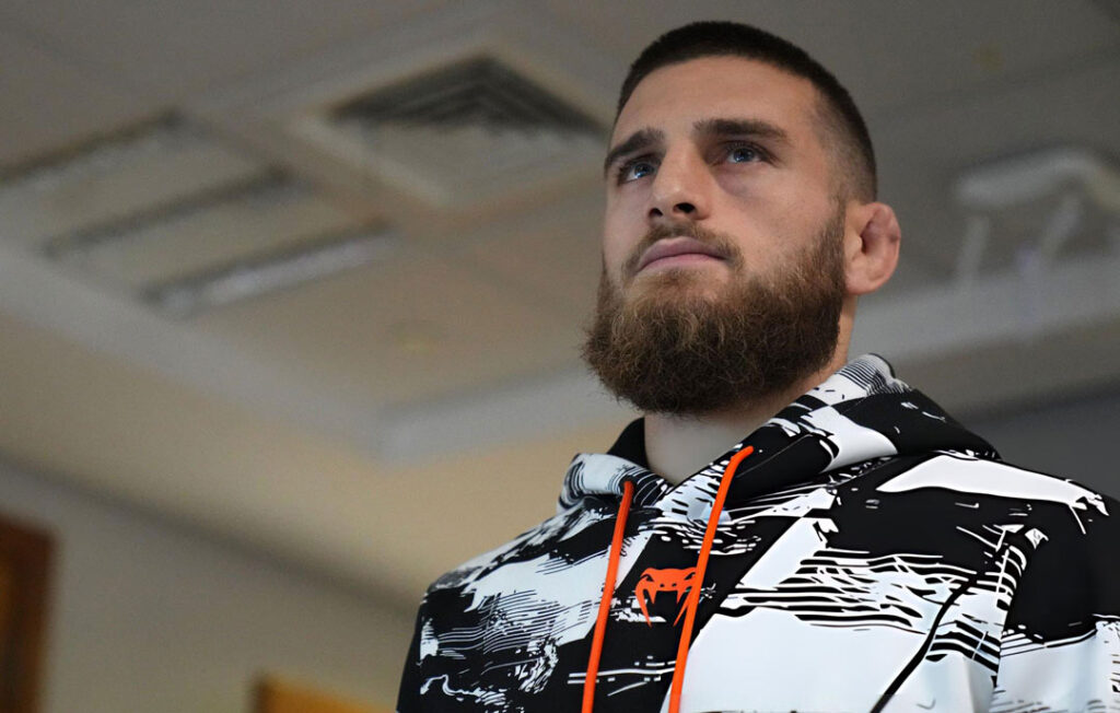 UFC | Александр Топурия победил Бекзата Алмахана