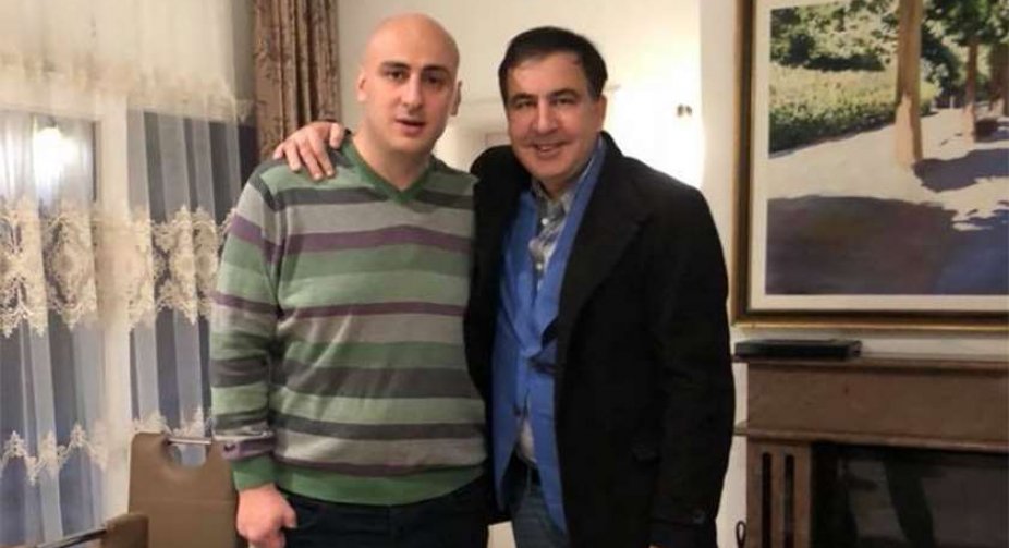 Mixeil Saakaşvili Nika Meliaya müraciət edir - Həbsxananın üçüncü mərtəbəsində bir hektar deyil, bir kamera məsafəsindəyik və istənilən anlaşılmazlığı aydınlaşdıra bilərdik