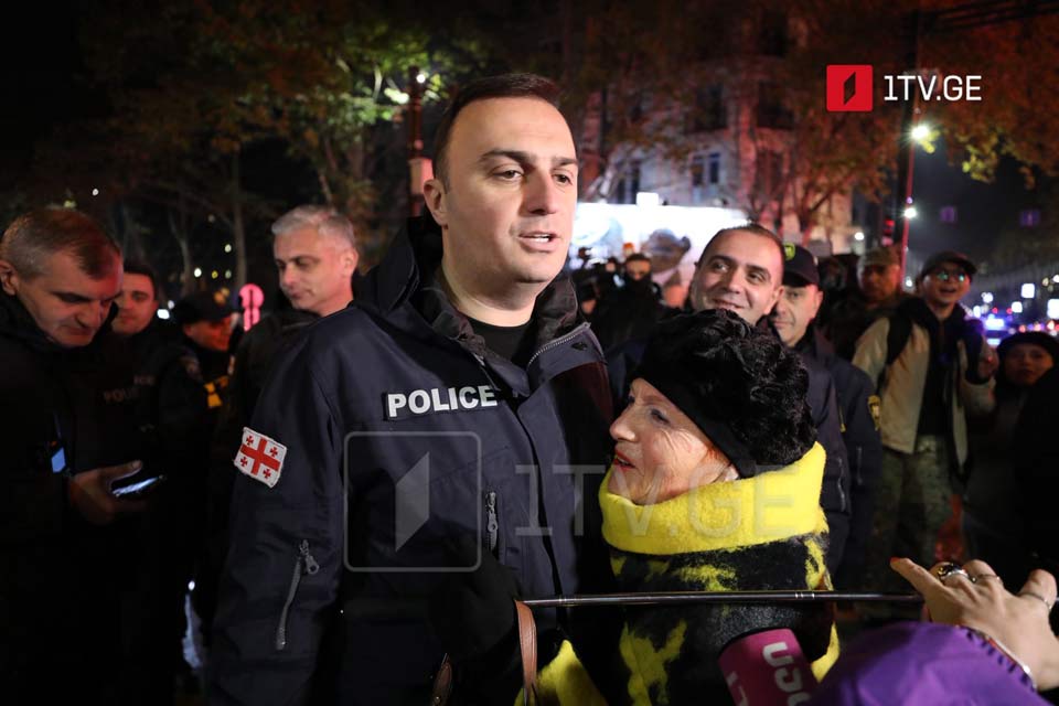 Qoqa Memanişvili - Hazırki mərhələdə biz yürüş iştirakçılarına bir hərəkət zolağı buraxa bilərik və onlar trotuarda da hərəkət edə bilərlər, sonra isə qalan tədbirləri görəcəyik