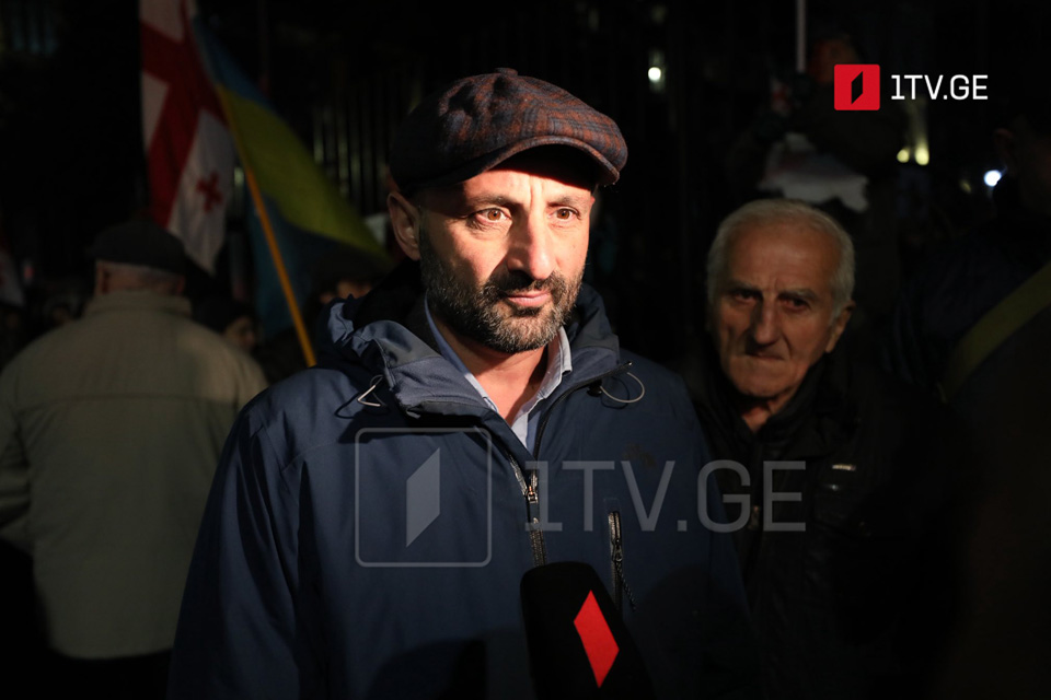 Freedom Square collects support for lustration law to prevent KGB agents from holding public office