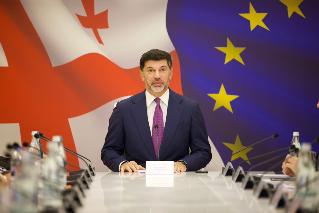 Kaxa Kaladze rəsmi səfərlə Budapeştə gedəcək