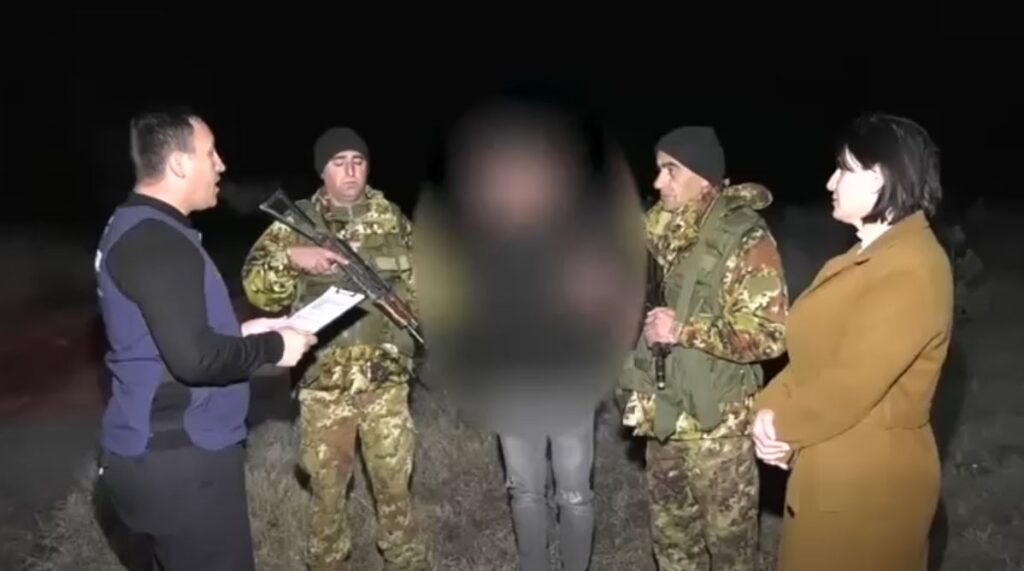Sərhəd polisi əməkdaşları qrup halında Gürcüstanın dövlət sərhədini qanunsuz şəkildə keçməyə cəhd edən  iki xarici ölkə vətəndaşını saxlayıb