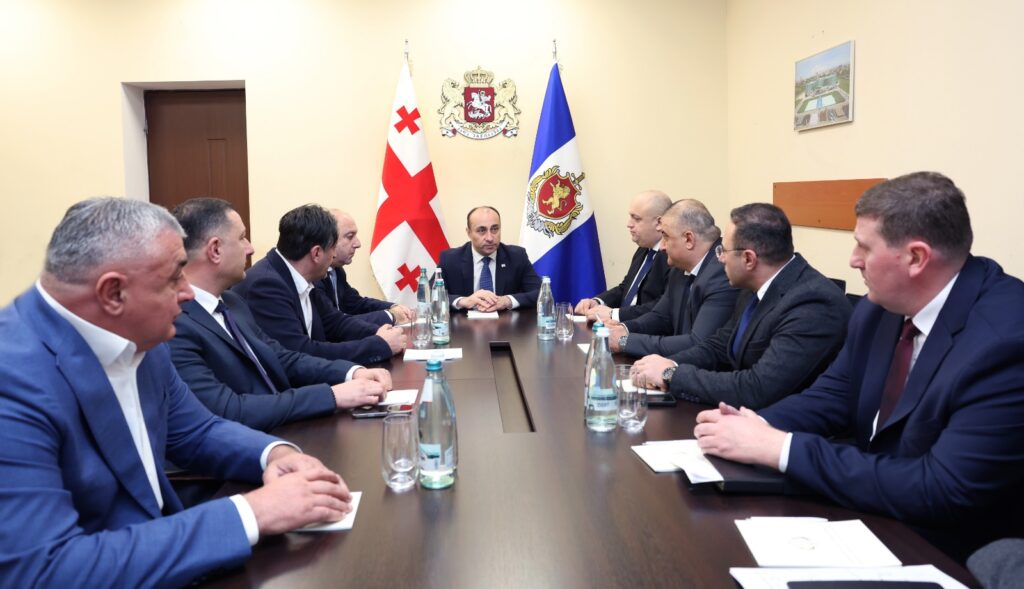 Գեկա Գելաձեն աշխատակիցներին է ներկայացրել Մցխեթա-Մթիանեթիի և Աբխազիայի Ինքնավար Հանրապետության ոստիկանության դեպարտամենտների նոր տնօրեններին