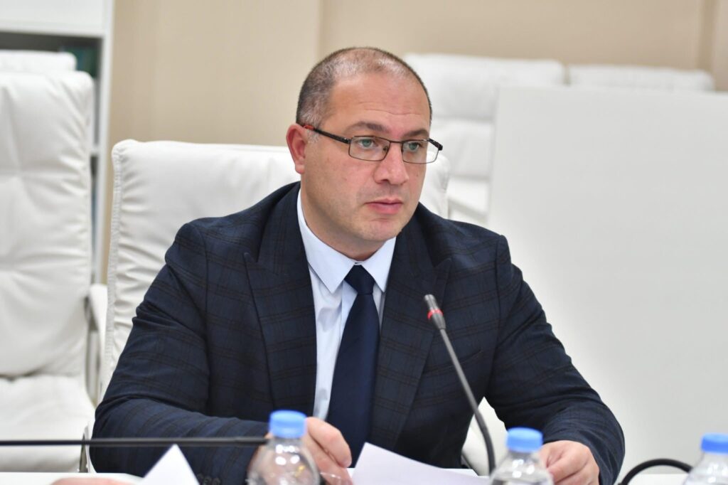 Education Minister departs for Hungary