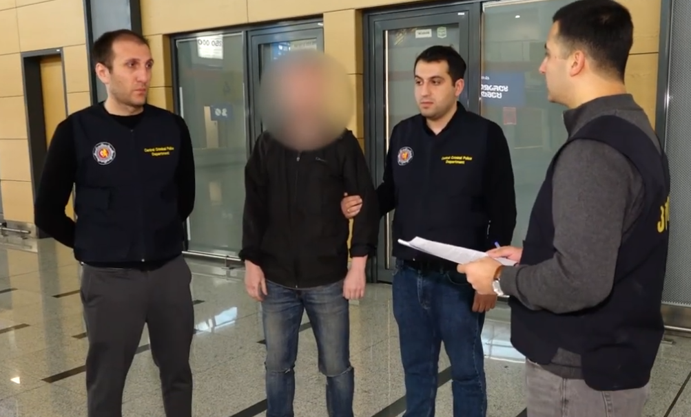 Polis xüsusilə külli miqdarda narkotik vasitələrin Gürcüstana qanunsuz şəkildə gətirilməsi faktının qarşısını alıb, iki xarici ölkə vətəndaşı saxlanılıb