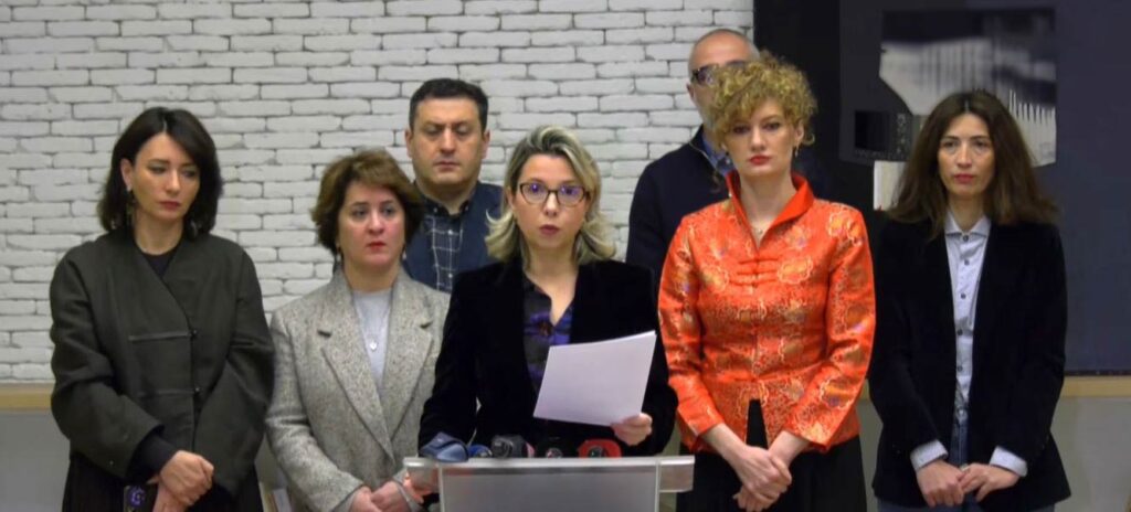 Цалдæр æнæхицауадон организаци ИНО-йы химион хæцæнгарзы тобæйы организацийы генералон директормæ сиды, цæмæй Гуырдзыстонмæ мисси арвита