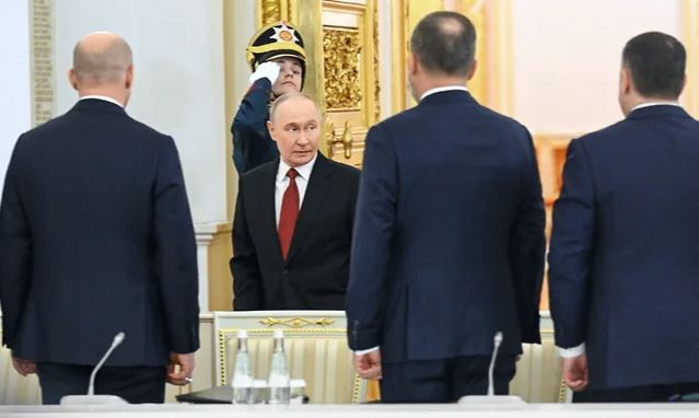"Kommersant" - Rusiya və ABŞ Ukraynanın iştirakı olmadan Zaporojye Atom Elektrik Stansiyasının idarə olunmasını müzakirə edirlər