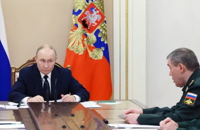 Rusiyanın Baş Qərargah rəisi Vladimer Putinin 2026-cı ildə Ukraynada təhlükəsizlik zonasının genişləndirilməsi əmrini verdiyini bildirir