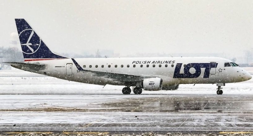 Güclü qar yağmasına görə Varşava Hava Limanı gecikmələrlə işləyir, Qdansk Hava Limanında da aviareyslər təxirə salınıb
