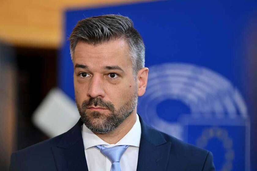 Adriaş Laslo - Ursula fon der Laien senzura və manipulyasiyanın yeni vasitələrini qəbul edib, Avropa Komissiyası siyasi qeyri-hökumət təşkilatlarının geniş şəbəkəsini qurur