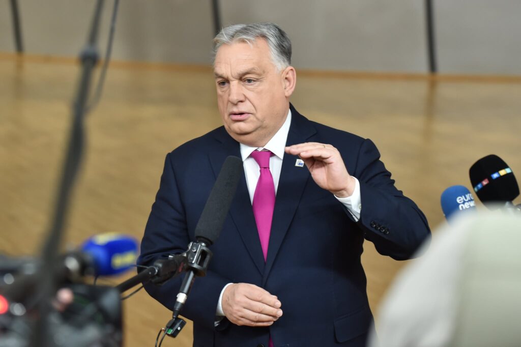 Viktor Orban - Avropa İttifaqı ölkələri Ukraynanı dəstəkləmək üçün 193 milyard avro xərcləyib, əlavə olaraq 90 milyard avro kredit alınıb, bu vəsaitin geri qaytarılması üçün reallığa uyğun bir plan mövcud deyil