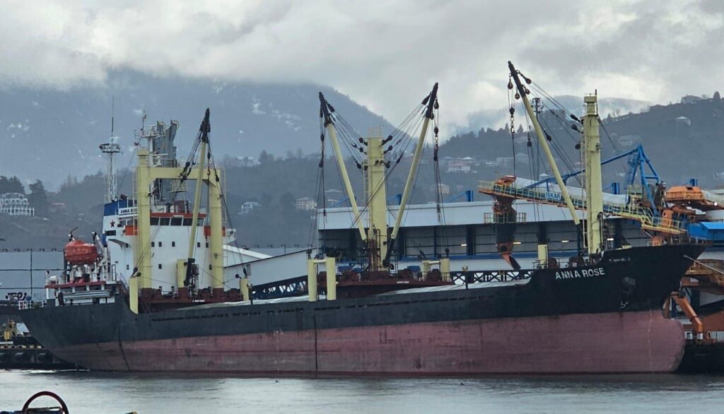 Border Police detain cargo tanker for violating navigation rules
