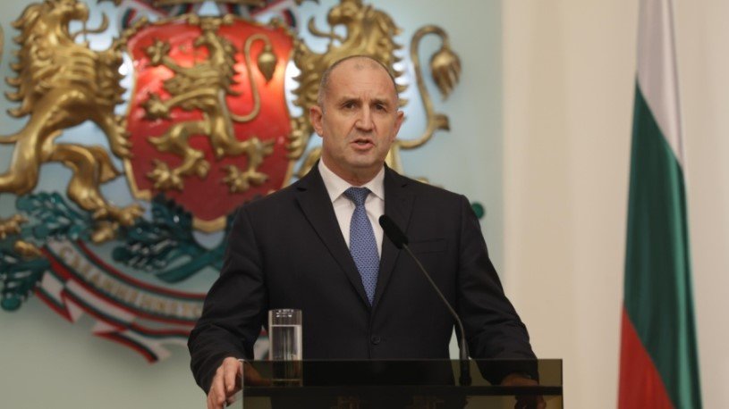 Президент Болгарии Румен Радев подал в отставку