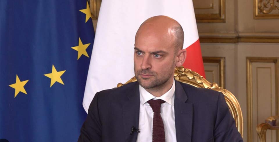 Fransanın xarici işlər naziri - Fransa Avropa Parlamentinin istədiyi kimi ABŞ ilə ticarət razılaşmasının dayandırılmasını dəstəkləyir, təzyiq təsdiqlənərsə, Avropa müvafiq nəticə çıxaracaq