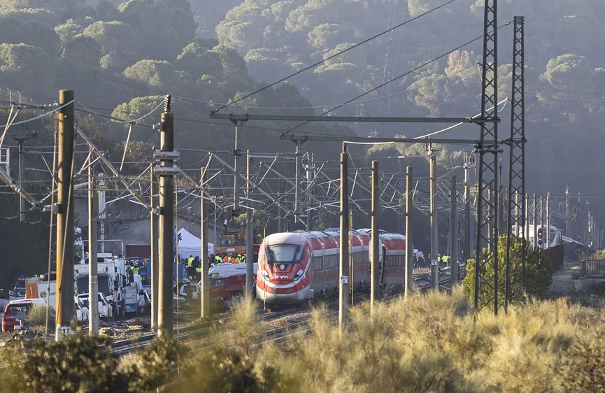 İspaniyada iki irimiqyaslı dəmir yolu qəzasından sonra dəmir yolunun əməkdaşları tətil elan ediblər