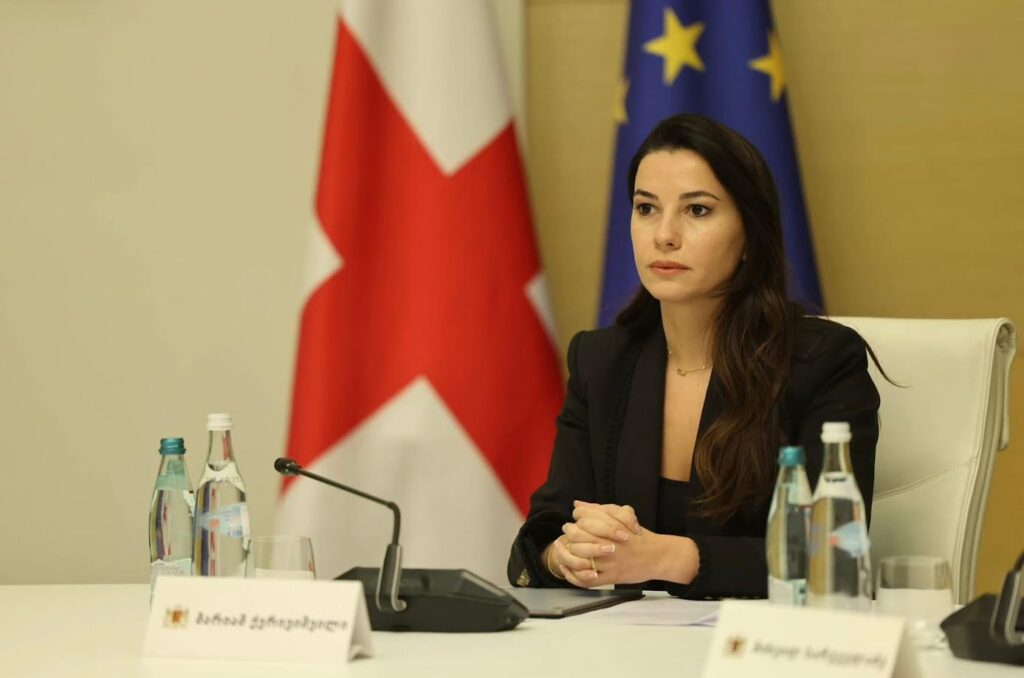 Economy Minister welcomes private sector's sharing of government's viewpoint that price reduction should be ensured through joint efforts