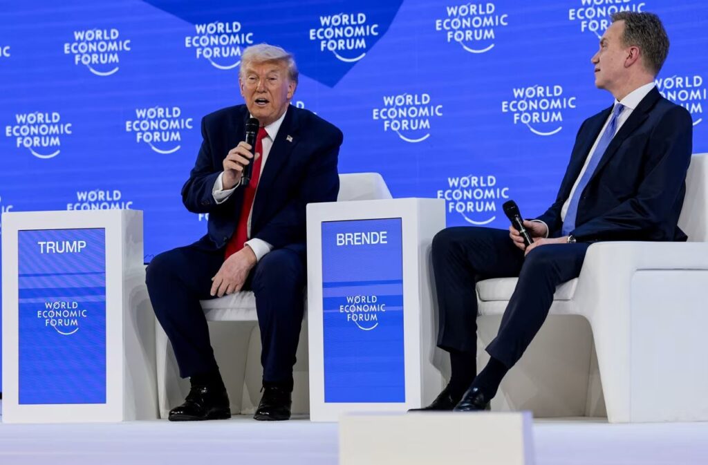 Donald Tramp - İnanıram ki, biz Ukrayna və Rusiyanın liderlərinin bir araya gələrək razılığa nail ola biləcəyi mərhələdəyik, əgər bunu etməsələr, axmaq olarlar