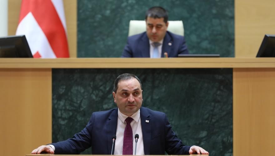 Parlament "Ali təhsil haqqında" qanuna dəyişiklikləri birinci oxunuşda dəstəkləyib