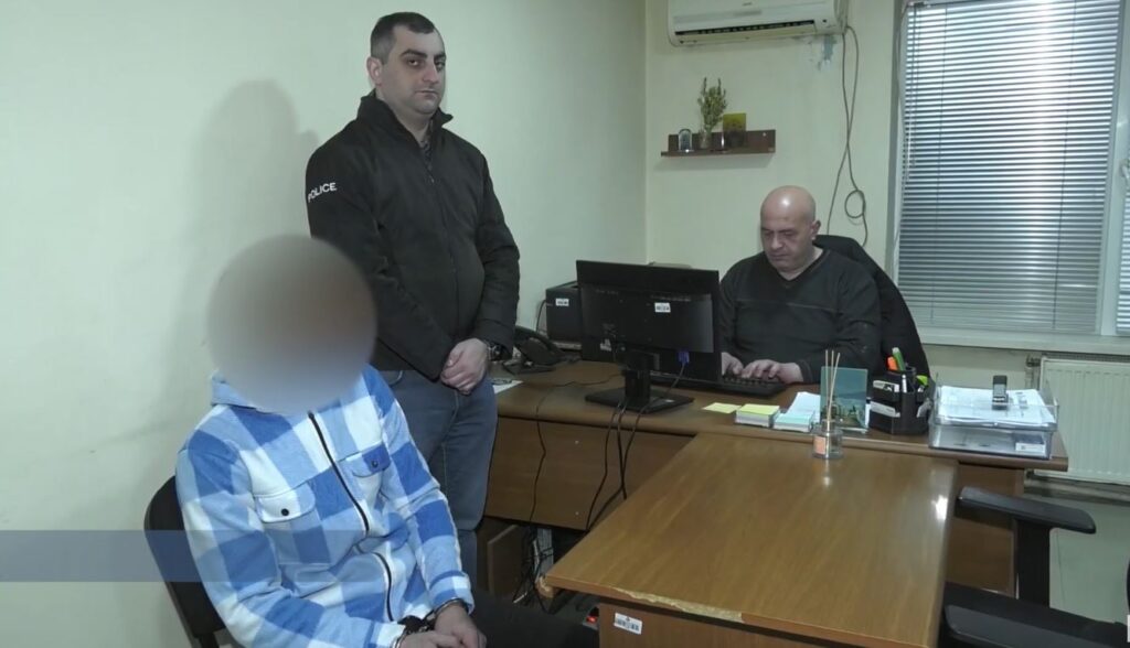 Քվեմո Քարթլիի ոստիկանությունը ձերբակալել է մի անձի՝ ընտանիքի անդամի կանխամտածված սպանության մեղադրանքով