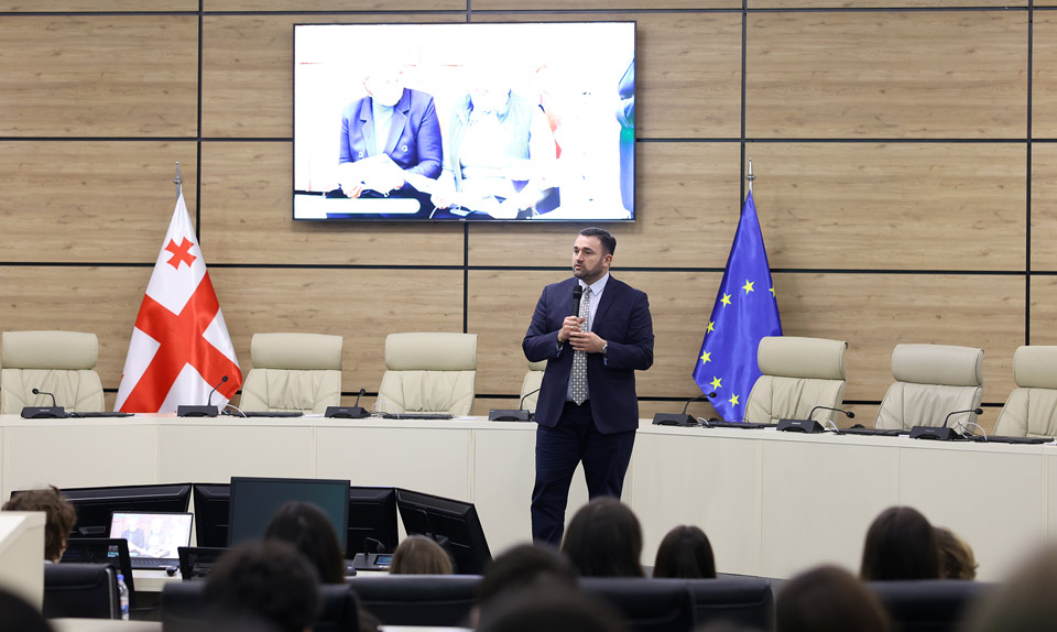 CEC hosts youngsters in connection with Global Elections Day