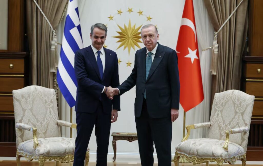 “Reuters” – Türkiyə və Yunanıstan liderləri Ankarada keçirilən görüşdə dəniz sərhədləri ilə bağlı uzunmüddətli mübahisəni beynəlxalq hüquq çərçivəsində həll etmək istədiklərini bildiriblər