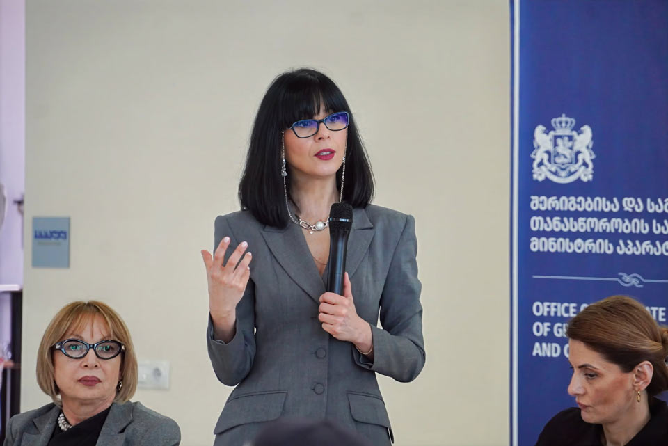 Պետնախարար Թեա Ախվլեդիանին հանդիպել է Մարնեուլիի արհեստագործական ուսումնարանի ուսանողների հետ