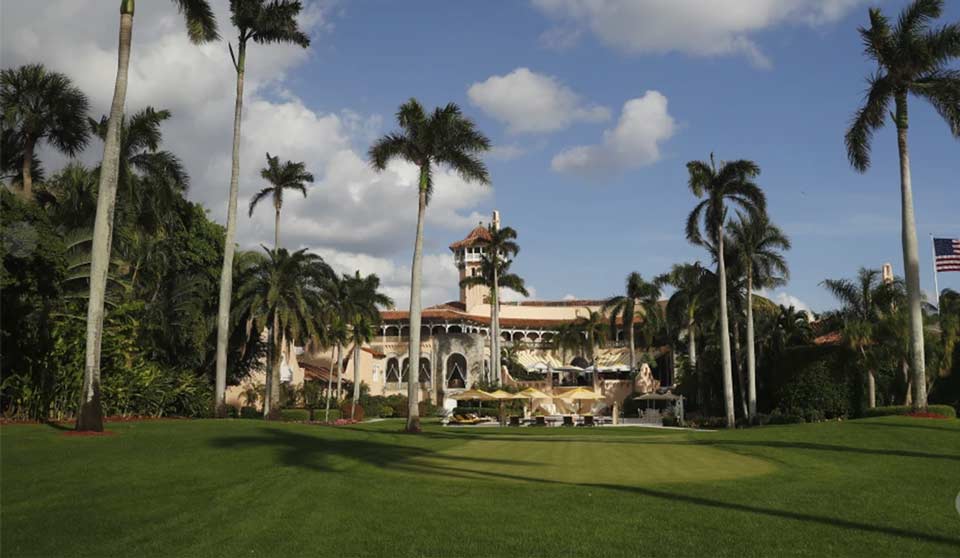 "Associated Press" agentliyinin məlumatına görə, ABŞ-ın Məxfi Xidməti Trampın Florida ştatındakı Mar-a-Lago malikanəsinin ərazisinə daxil olan silahlı şəxsi öldürüb