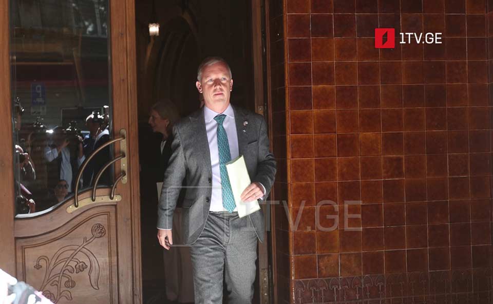 Böyük Britaniyanın səfiri Gareth Ward Gürcüstanın Xarici İşlər Nazirliyinə gəlib