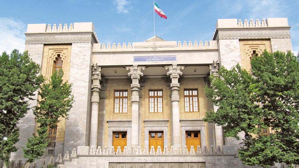 İranda bildirirlər ki, ABŞ-la aparılan danışıqların üçüncü raundu yalnız nüvə proqramına və ABŞ-ın İran əleyhinə sanksiyalarının ləğvinə yönələcək