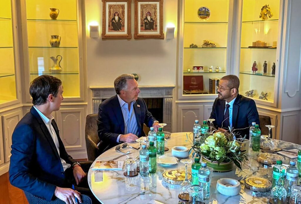 Cenevrədə, İran və ABŞ arasında Omanın vasitəçiliyi ilə davam edən danışıqlarda nümayəndə heyətləri məsləhətləşmələr üçün fasilə tələb ediblər
