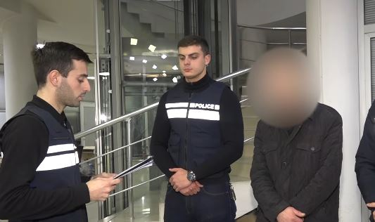 Polis qrup halında oğurluq ittihamı ilə iki nəfəri həbs edib